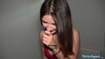 play O plateste doar pentru muie dar ea se baga si la sex