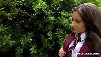 play Rodica tem aparelho que penetra na bucetinha até ficar entediada