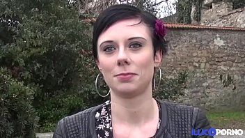 play Ein Partner willigt ein, beim Sex gefilmt zu werden