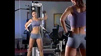 play E super sexy la corp si cere sex zilnic