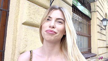 play Sexy Blondine hat Sex wie eine Nymphomanin