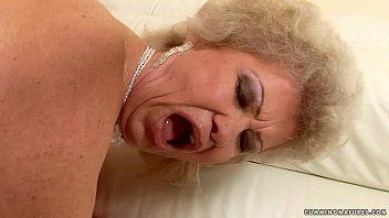 play Chatte baisée en gros sans limite