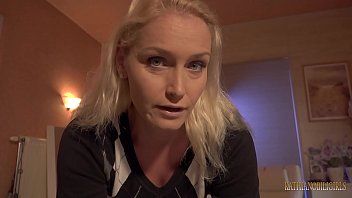 play Satisfait n'importe quelle fille avec de grands yeux