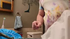 play Stepsister's Shower Time: A Forbidden Peek