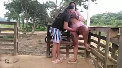 play Buiten Passion: Amateur Colombiaanse boerderij wordt hard geneukt