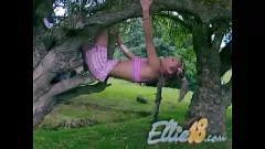 play Sessione di masturbazione all'aperto Solo con piccola latina Teen Ellie 18
