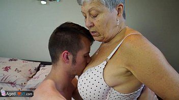 play The 68-year-old babuta has hardcore sex with her lover with a big and hardcore penis