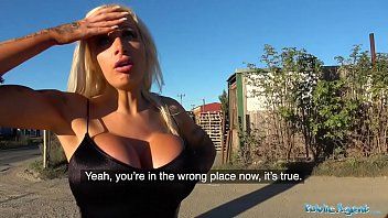 play The step-sister is fucked in the field