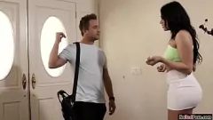 play Mona Azar - Morena traidora MILF Twerks em um pau grande em lingerie pornô